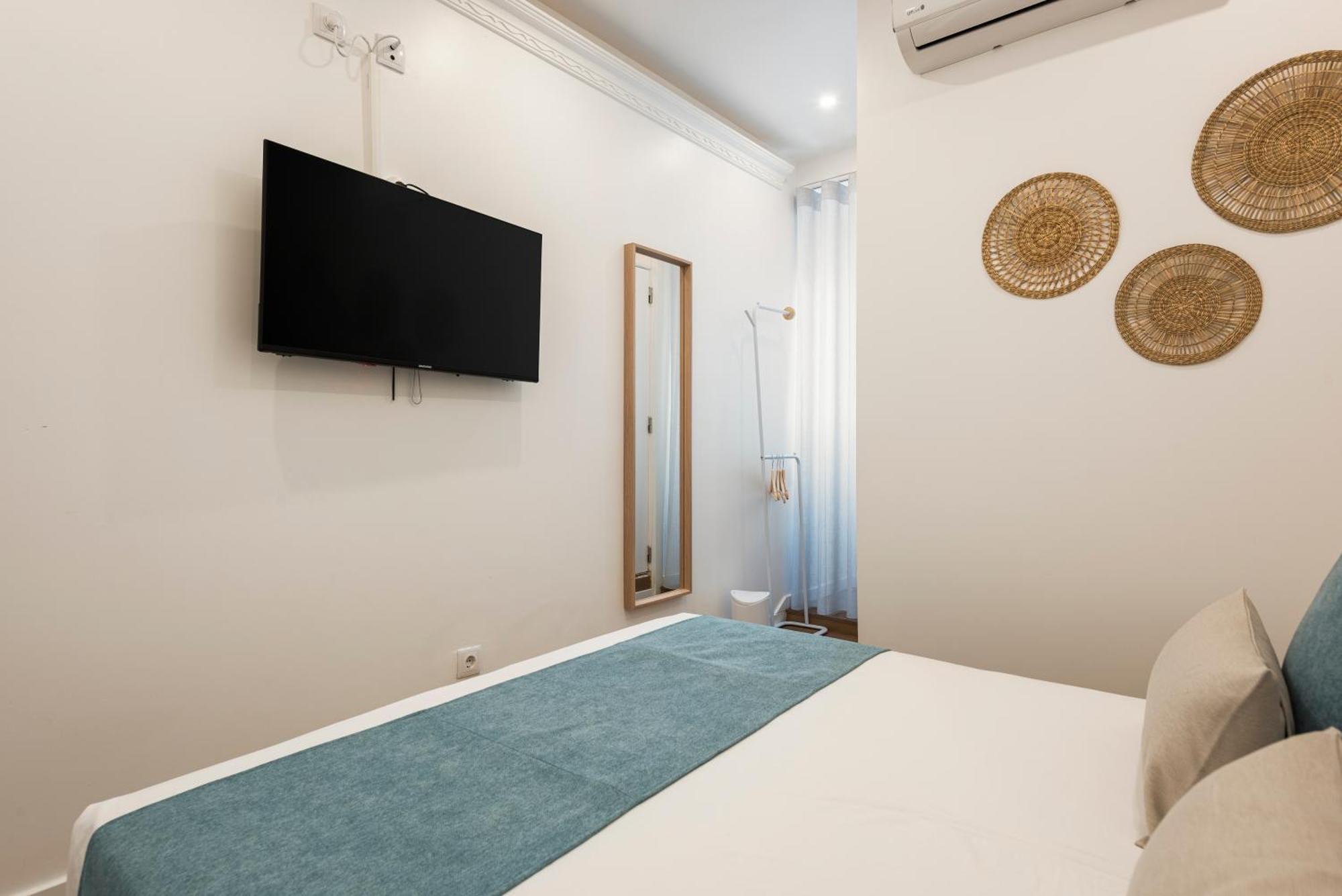 Madalena Hostel E Suites Фару Экстерьер фото