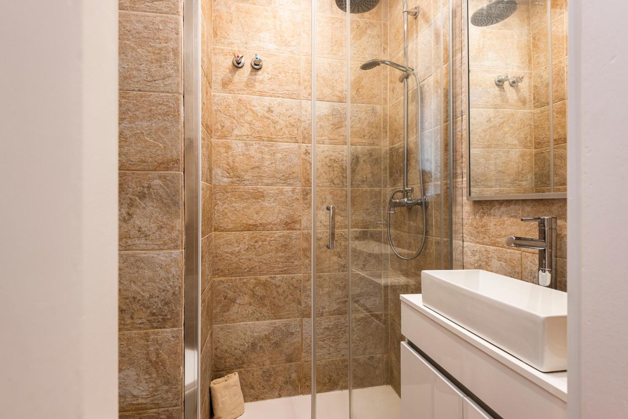 Madalena Hostel E Suites Фару Экстерьер фото