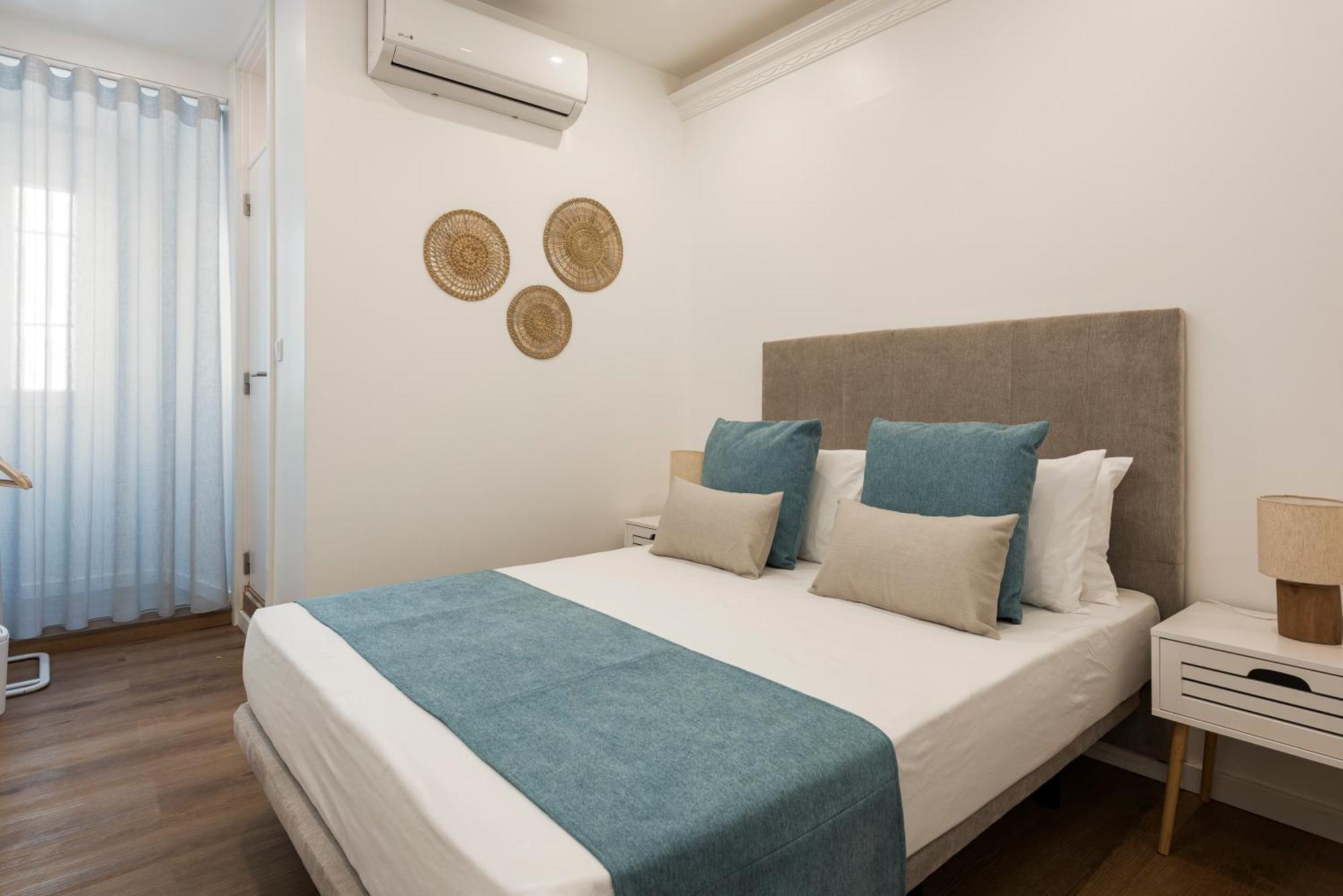 Madalena Hostel E Suites Фару Экстерьер фото