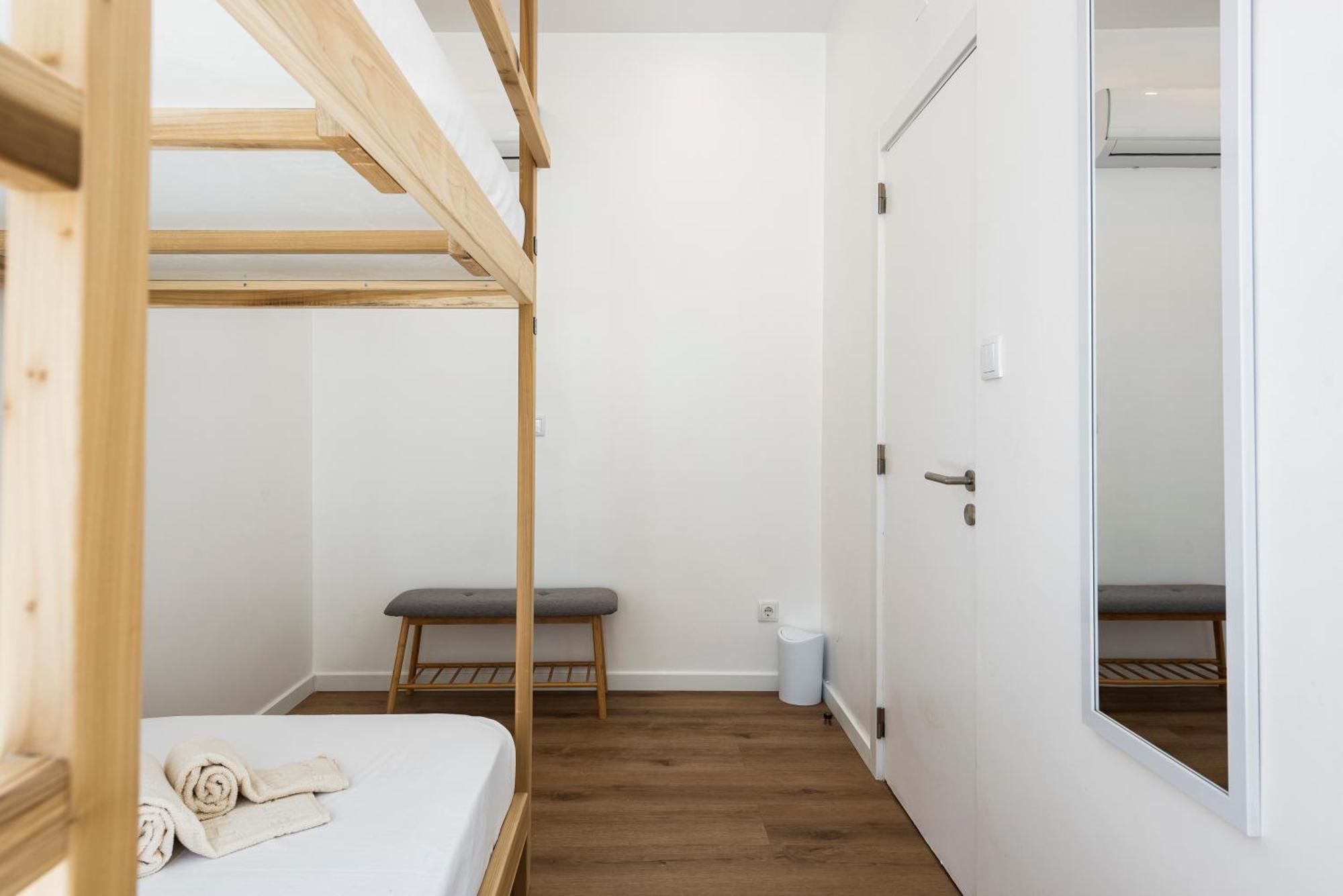 Madalena Hostel E Suites Фару Экстерьер фото