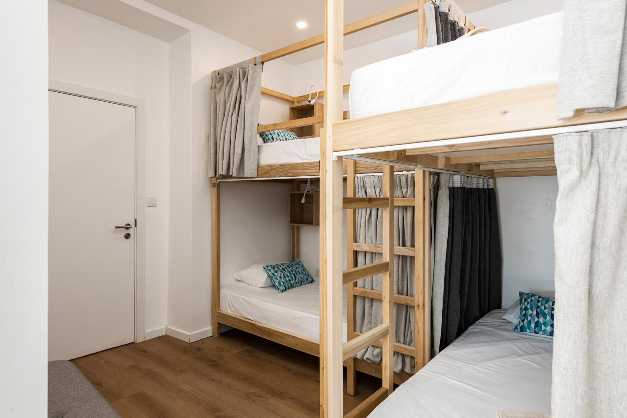 Madalena Hostel E Suites Фару Экстерьер фото