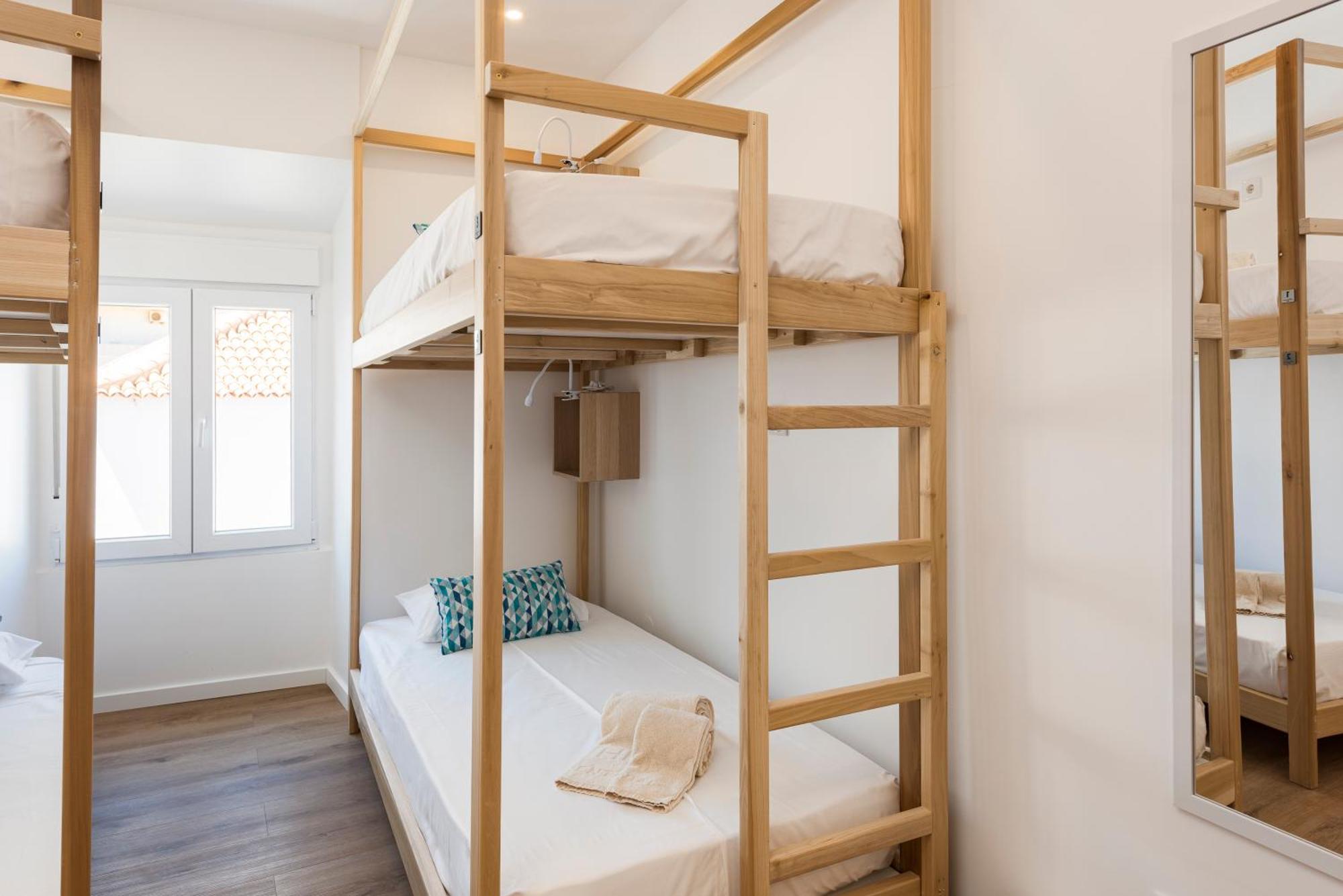 Madalena Hostel E Suites Фару Экстерьер фото