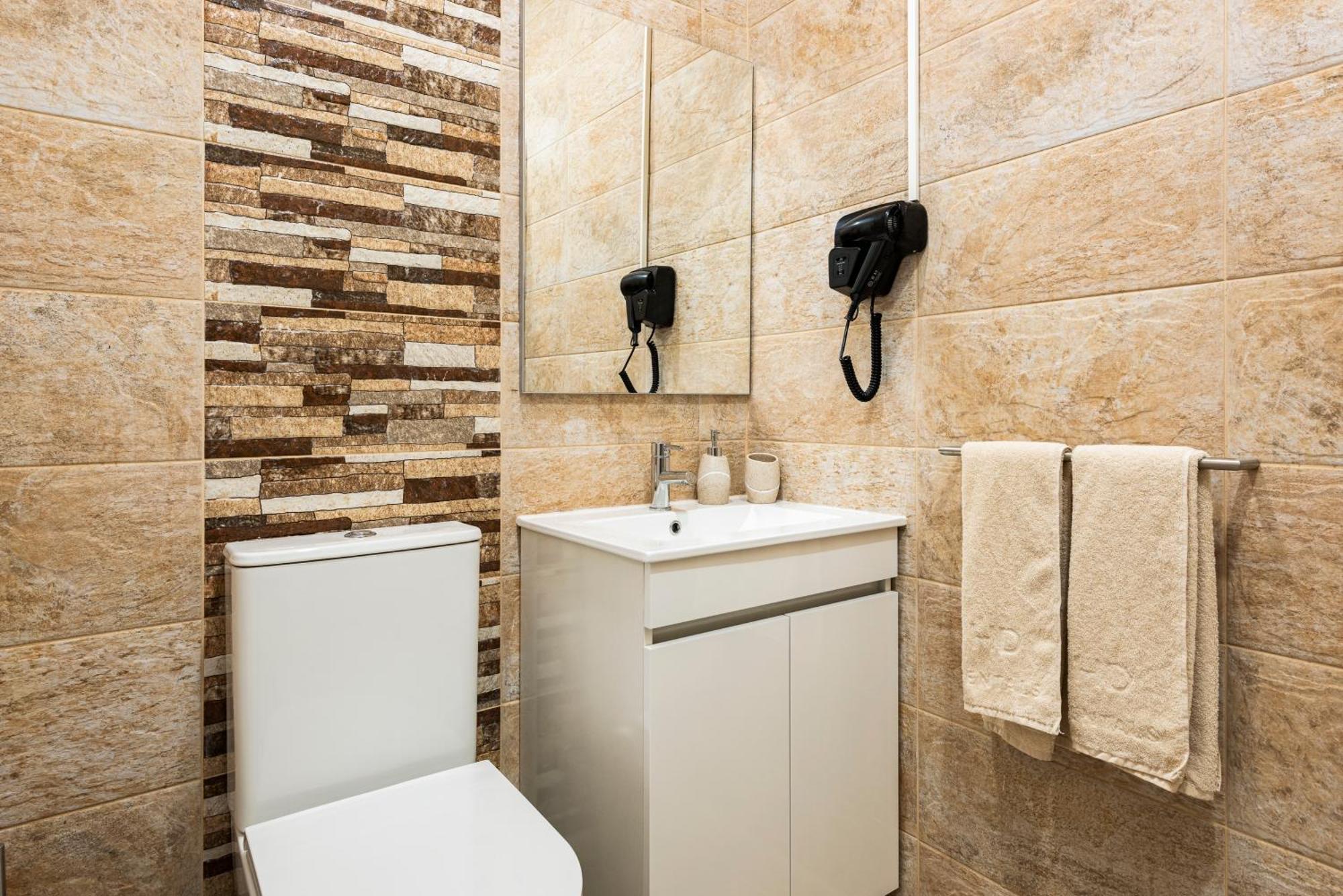 Madalena Hostel E Suites Фару Экстерьер фото