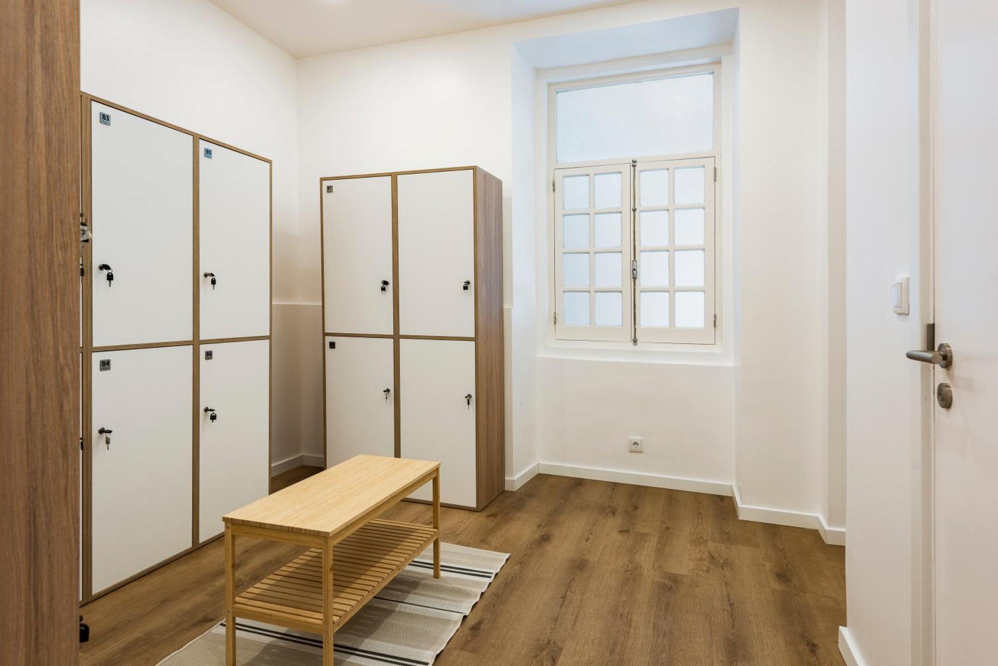 Madalena Hostel E Suites Фару Экстерьер фото